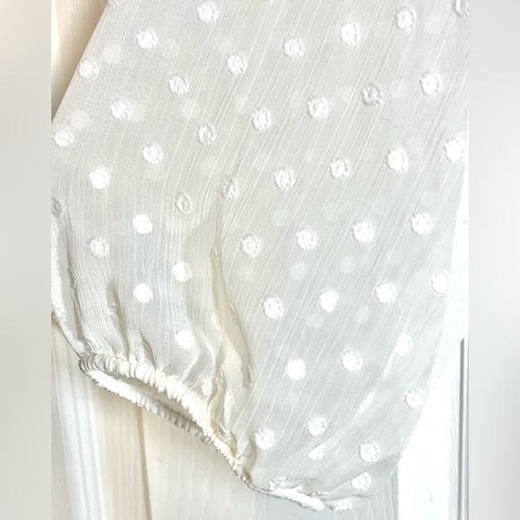 NWT Torrid Women's Plus Size Chiffon Clip Dot Eyelet Top, Size 5 - Picture 6 of 7